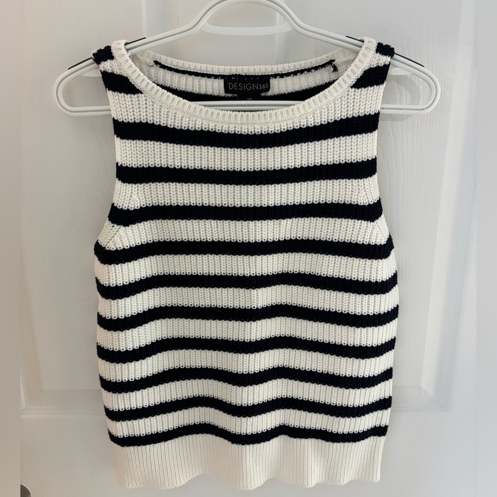 Design 365 Striped Black and White Knit sweater cotton blend Tank Top size xs